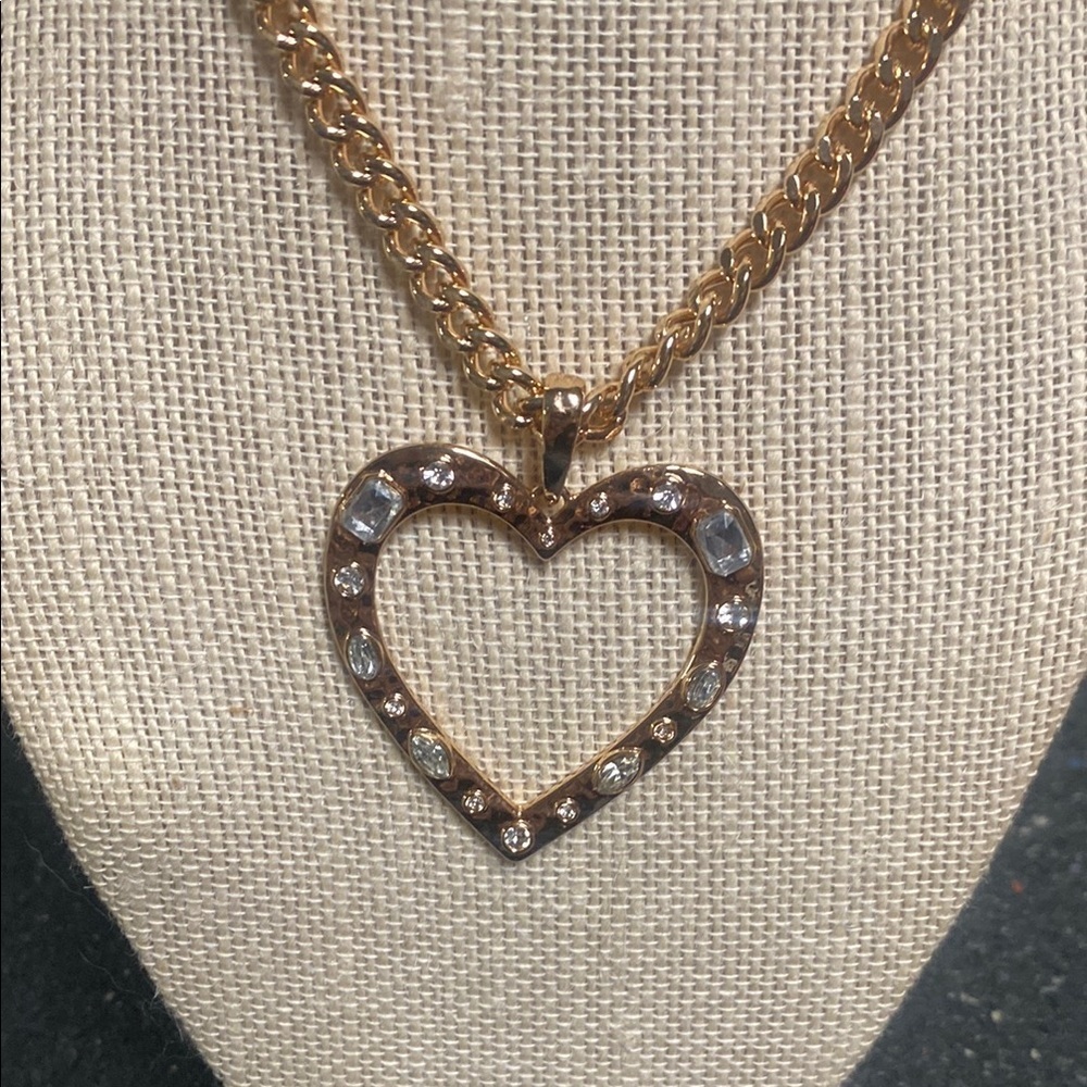 Elegant Gold Heart Pendant Necklace